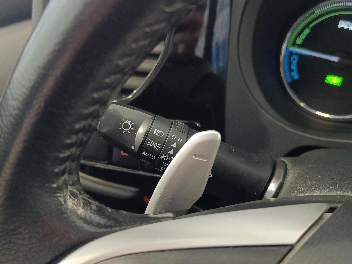 MITSUBISHI Outlander PHEV 2013