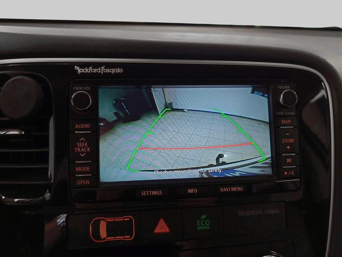 MITSUBISHI Outlander PHEV 2013