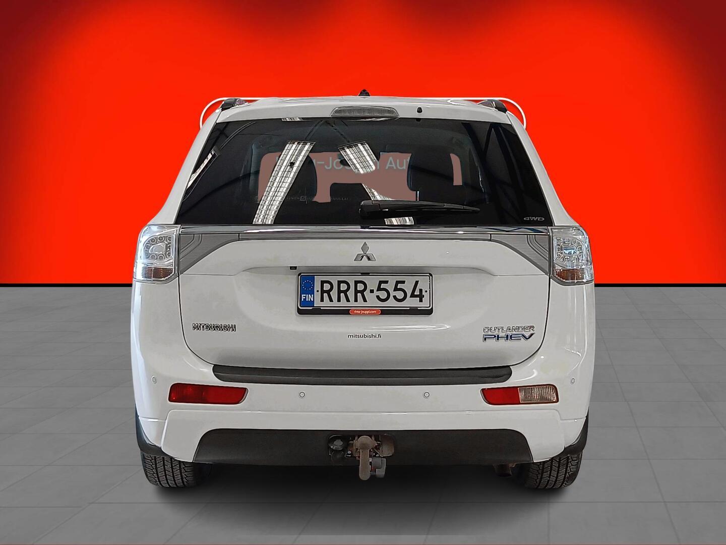 MITSUBISHI Outlander PHEV 2013