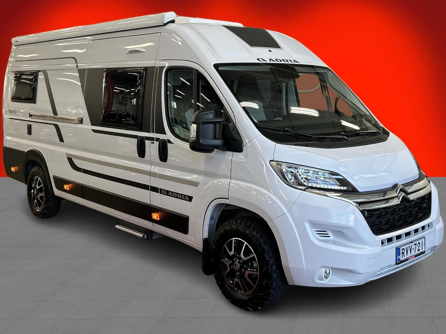 ADRIA TWIN 640 SL AXESS 2024