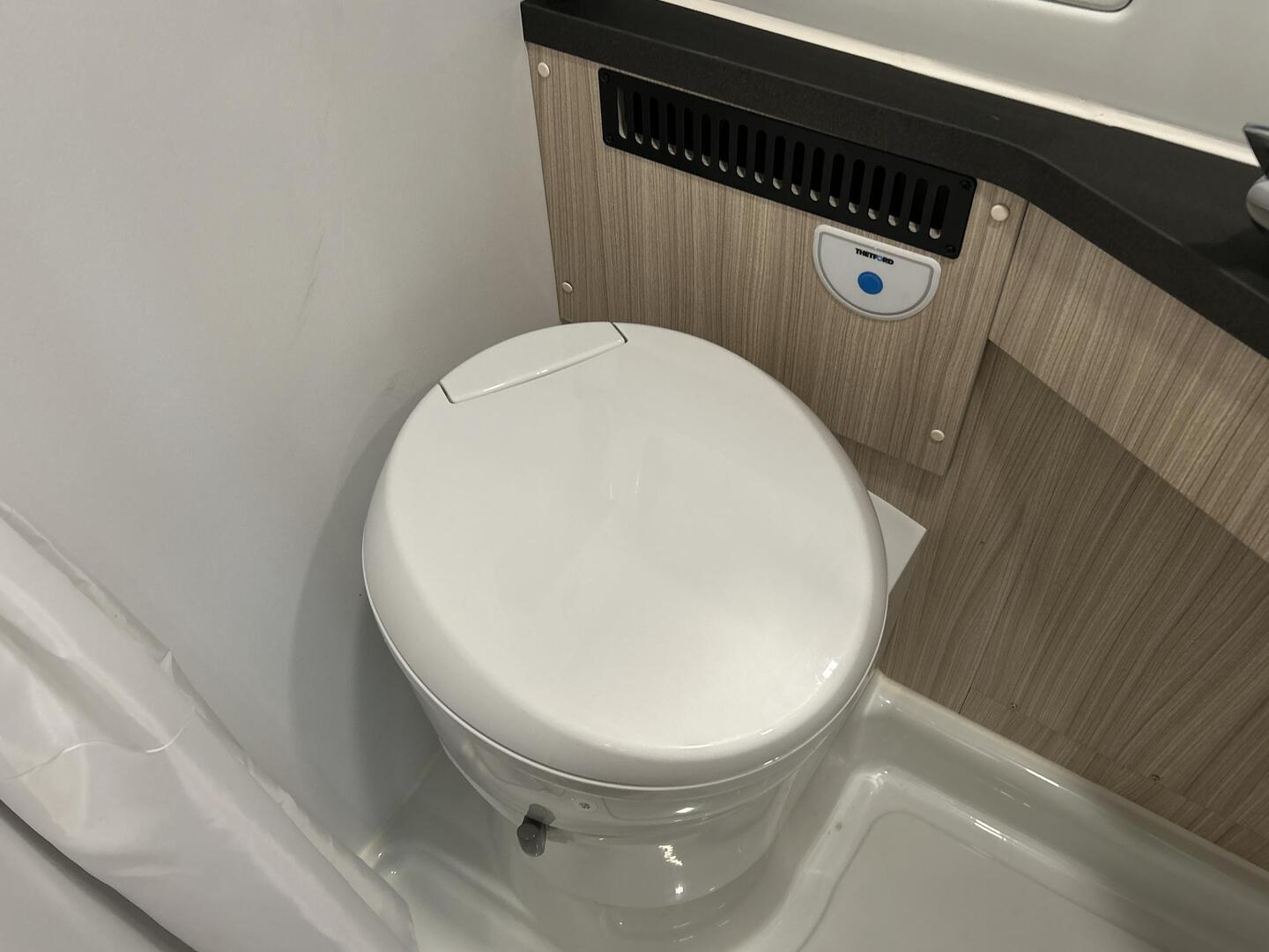 ADRIA TWIN 640 SL AXESS 2024