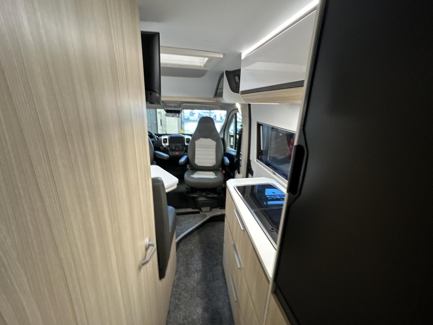 ADRIA TWIN 640 SL AXESS 2024