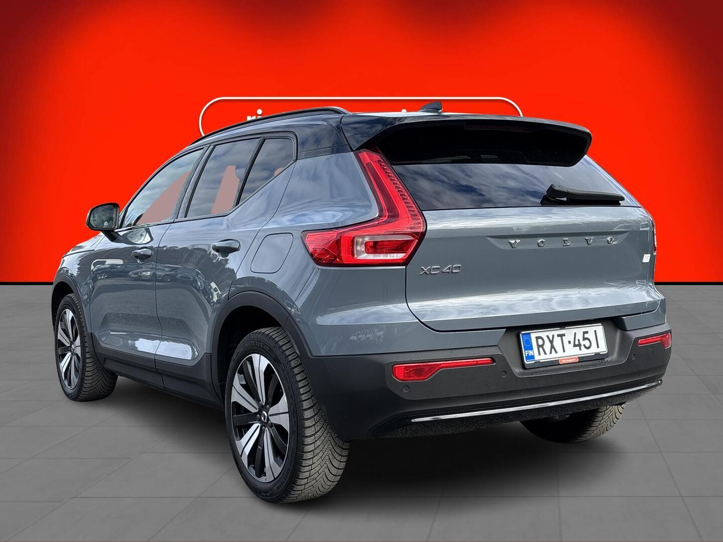 VOLVO XC40 2023