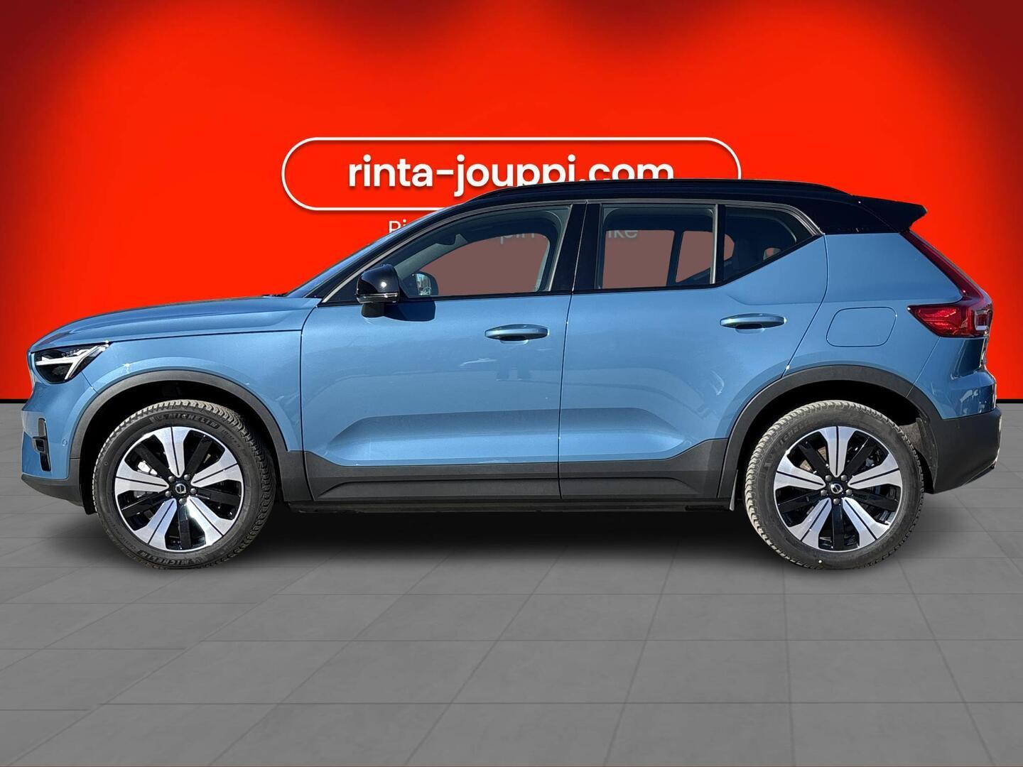 VOLVO XC40 2023