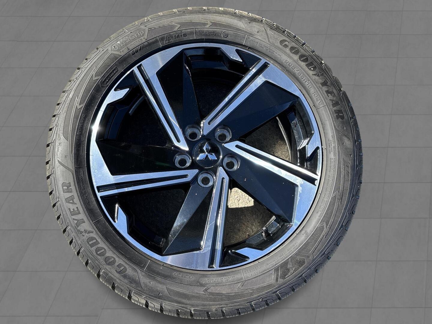 MITSUBISHI ECLIPSE CROSS 2023