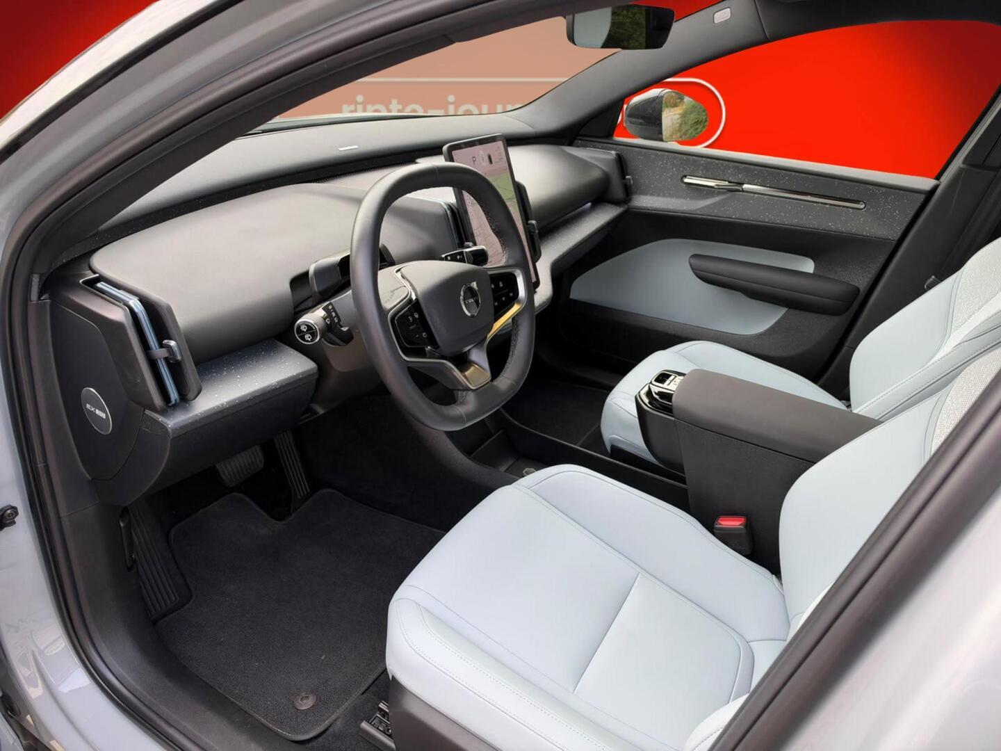 VOLVO EX30 2024