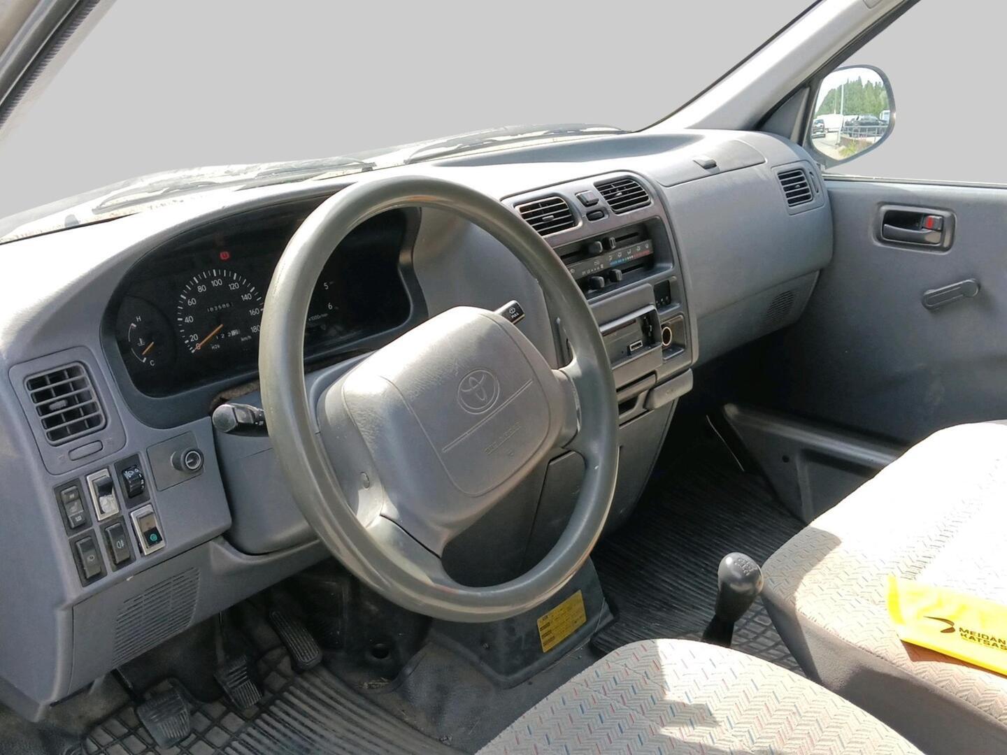 TOYOTA Hiace 2000