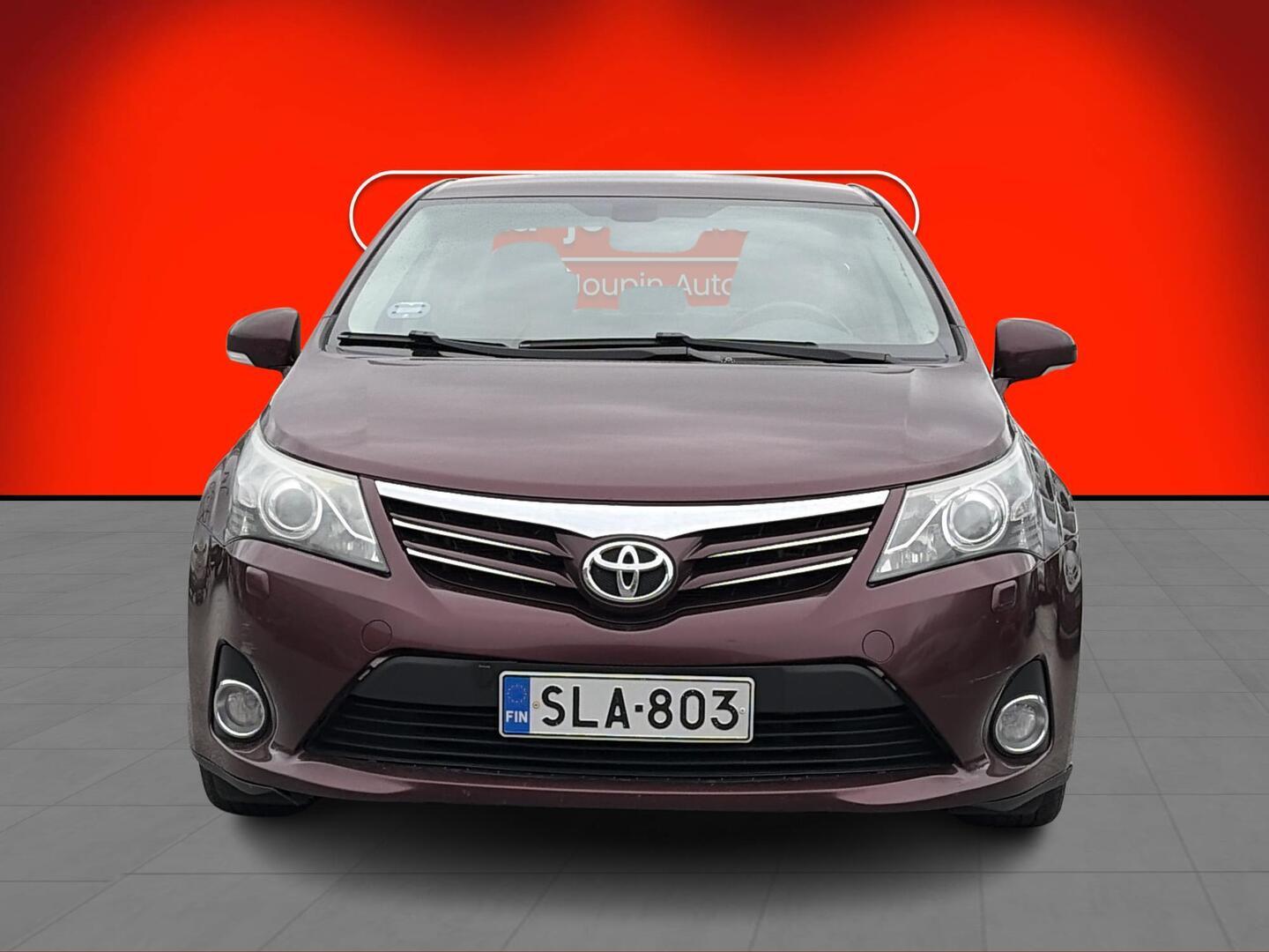 TOYOTA Avensis 2013