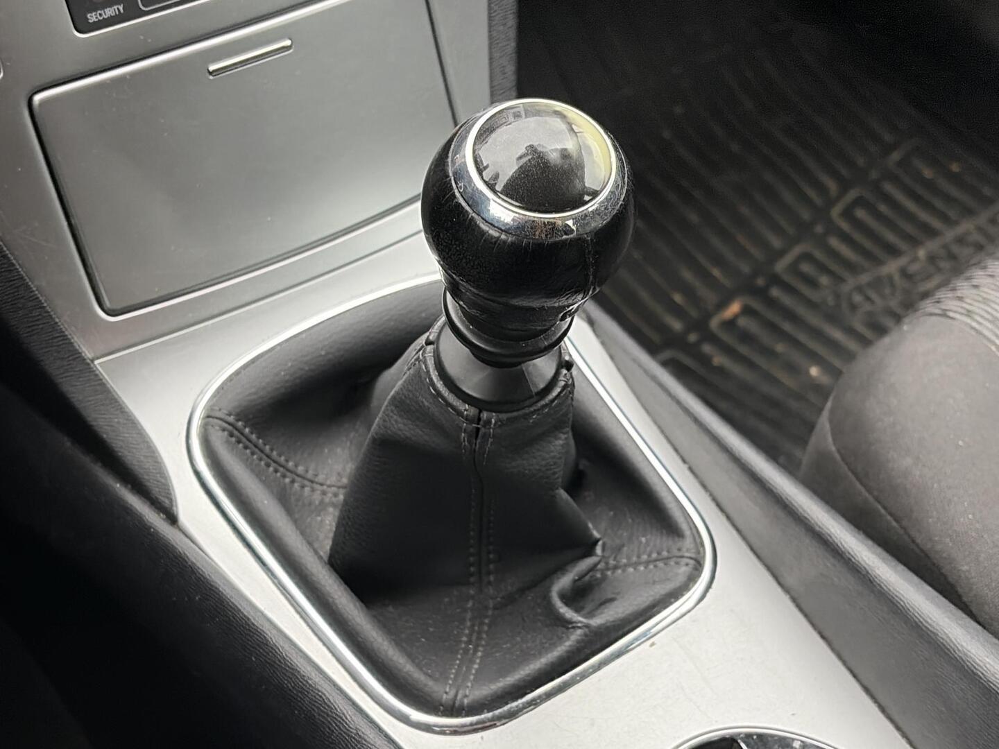 TOYOTA Avensis 2013