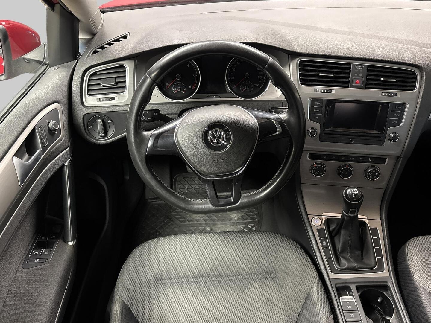VOLKSWAGEN Golf 2014