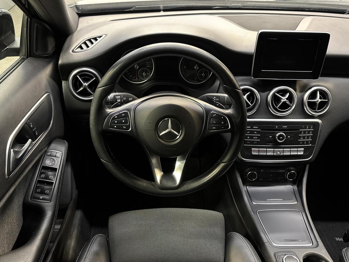 MERCEDES-BENZ A 2017