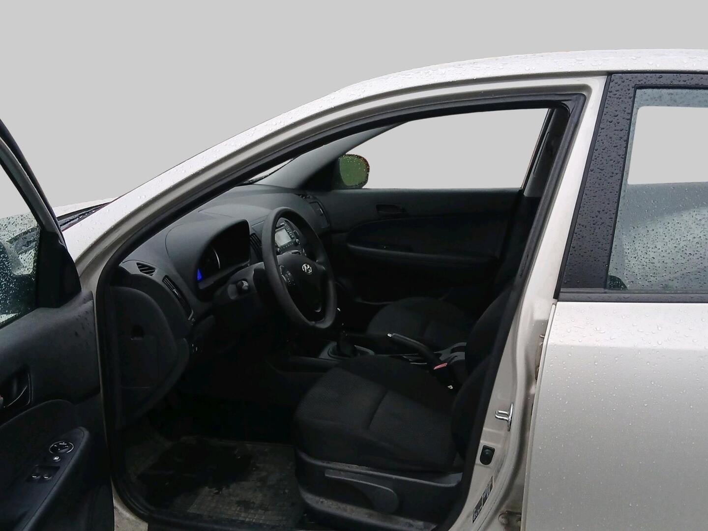 HYUNDAI i30 2010