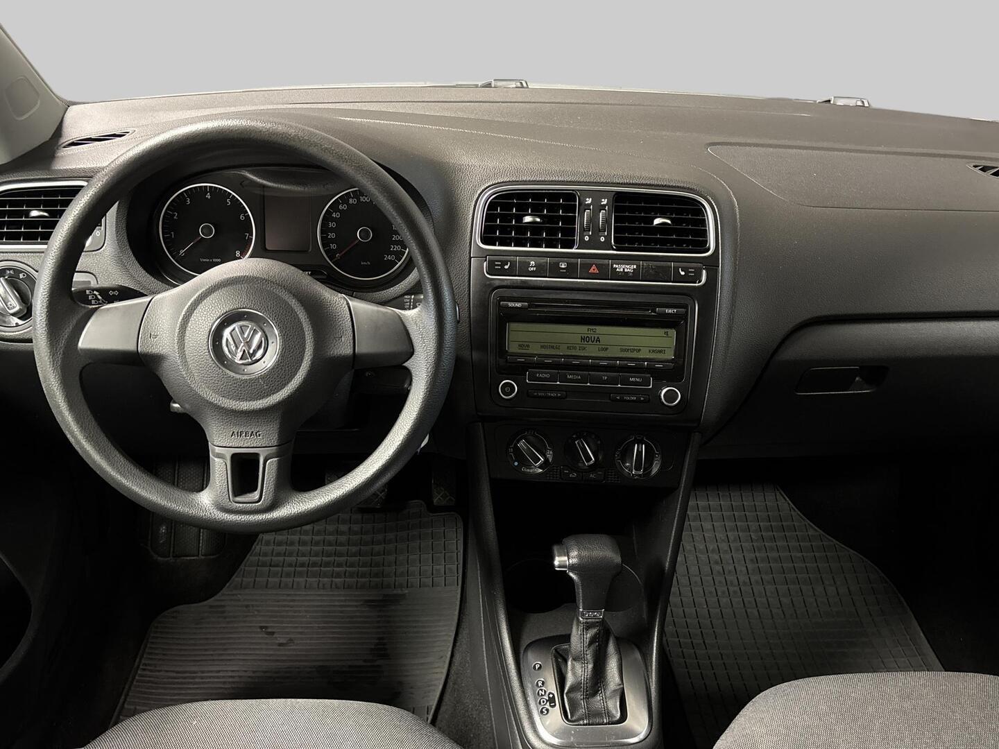 VOLKSWAGEN Polo 2010