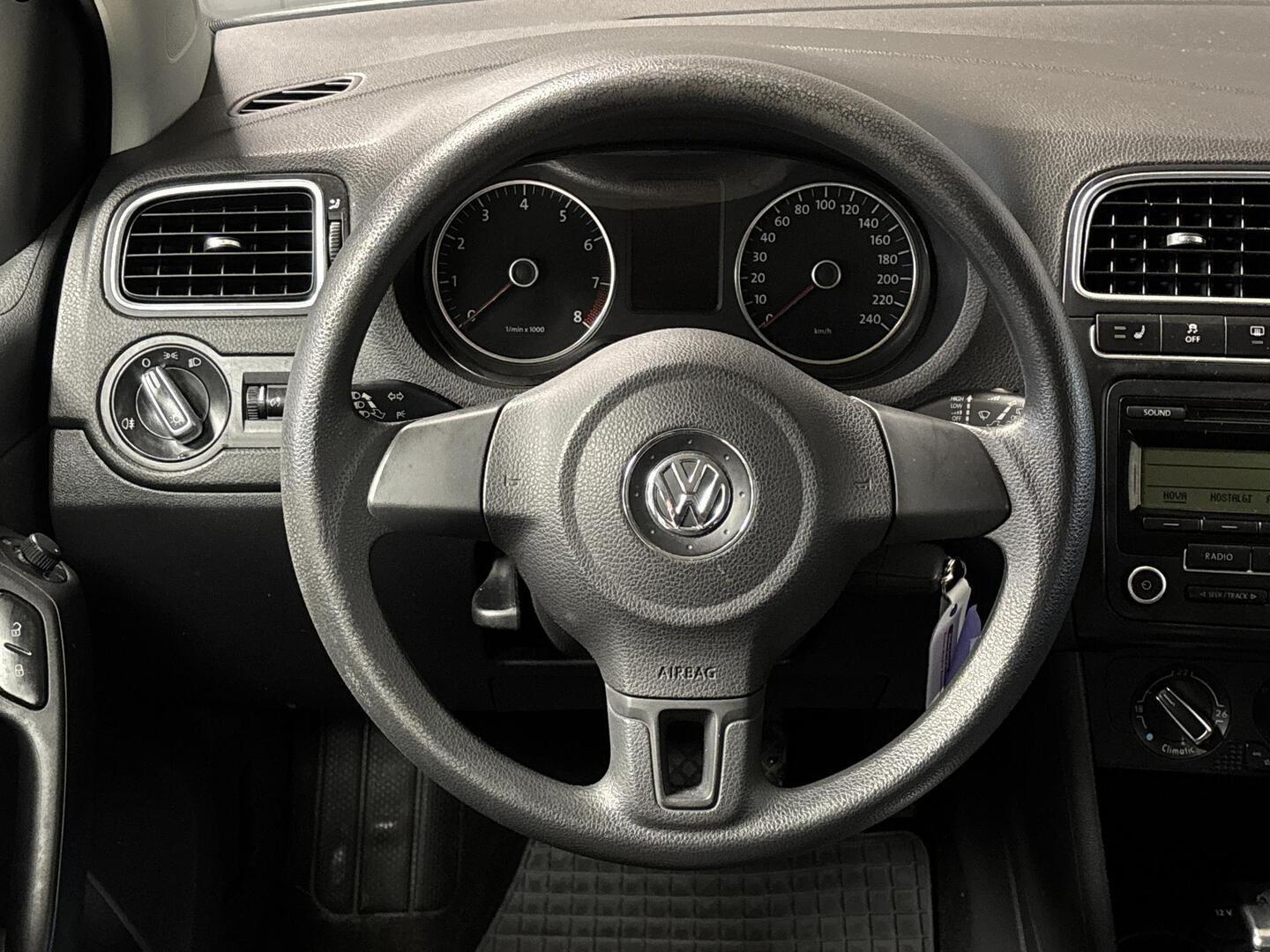 VOLKSWAGEN Polo 2010