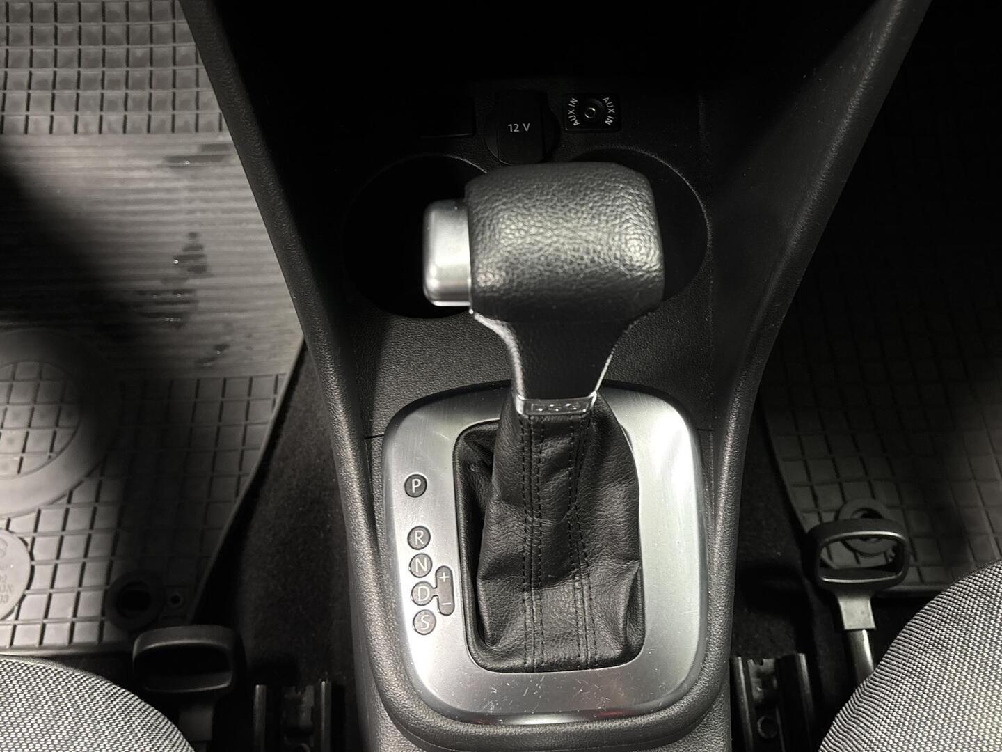 VOLKSWAGEN Polo 2010