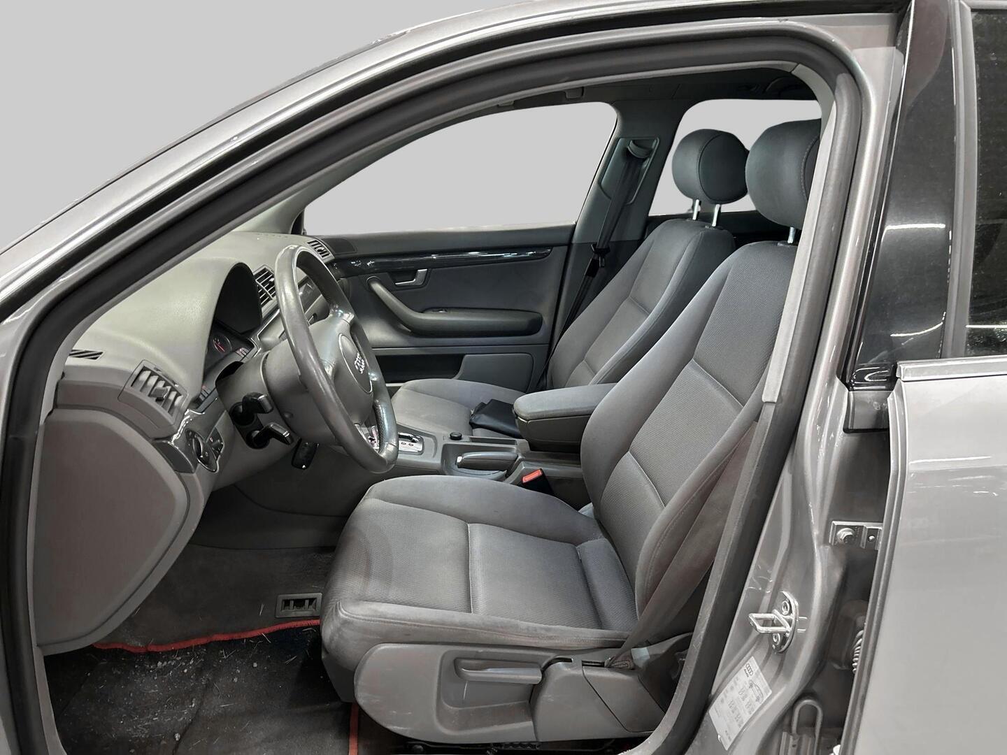AUDI A4 2004