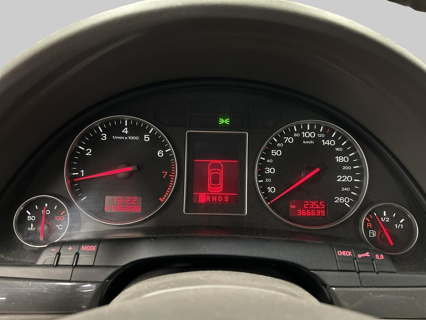AUDI A4 2004