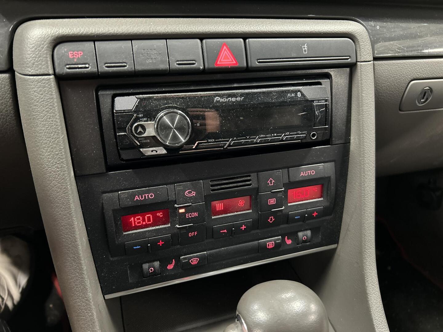 AUDI A4 2004