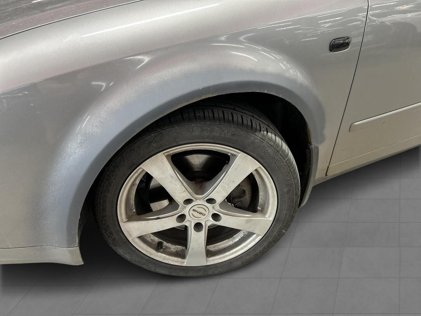 AUDI A4 2004