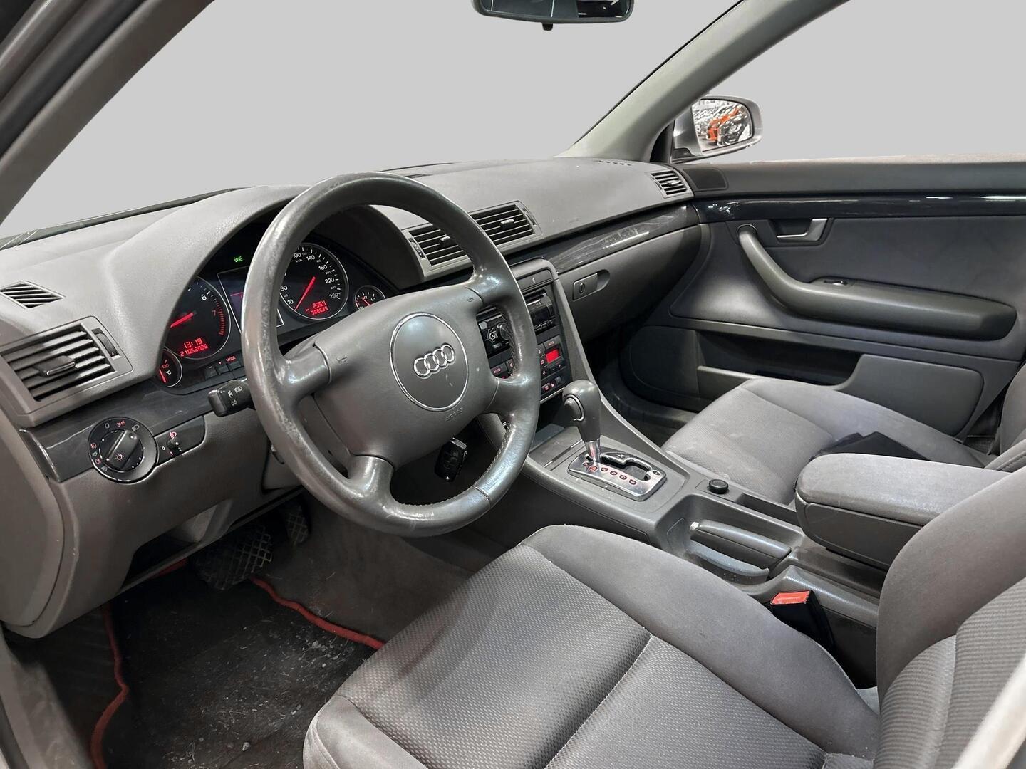 AUDI A4 2004