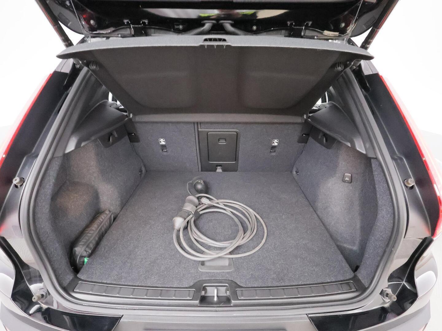 VOLVO XC40 2023