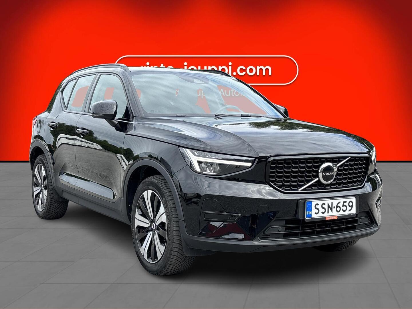 VOLVO XC40 2023