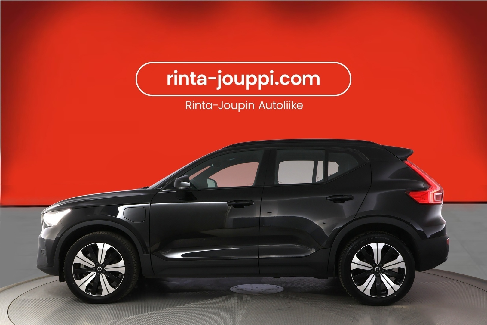 VOLVO XC40 2023