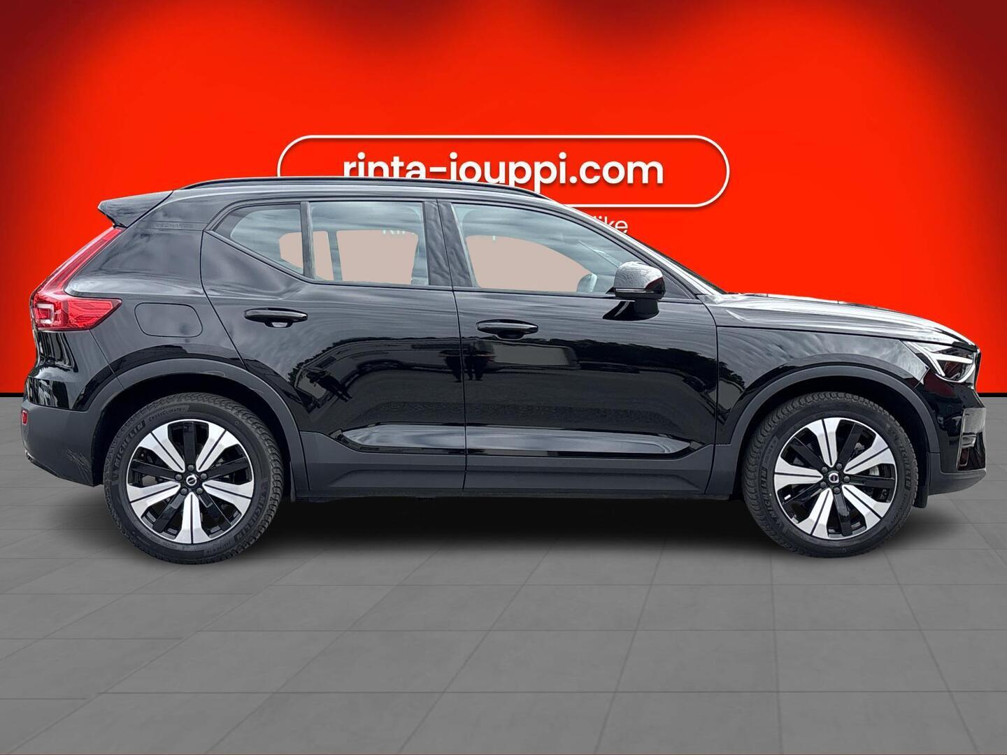 VOLVO XC40 2023
