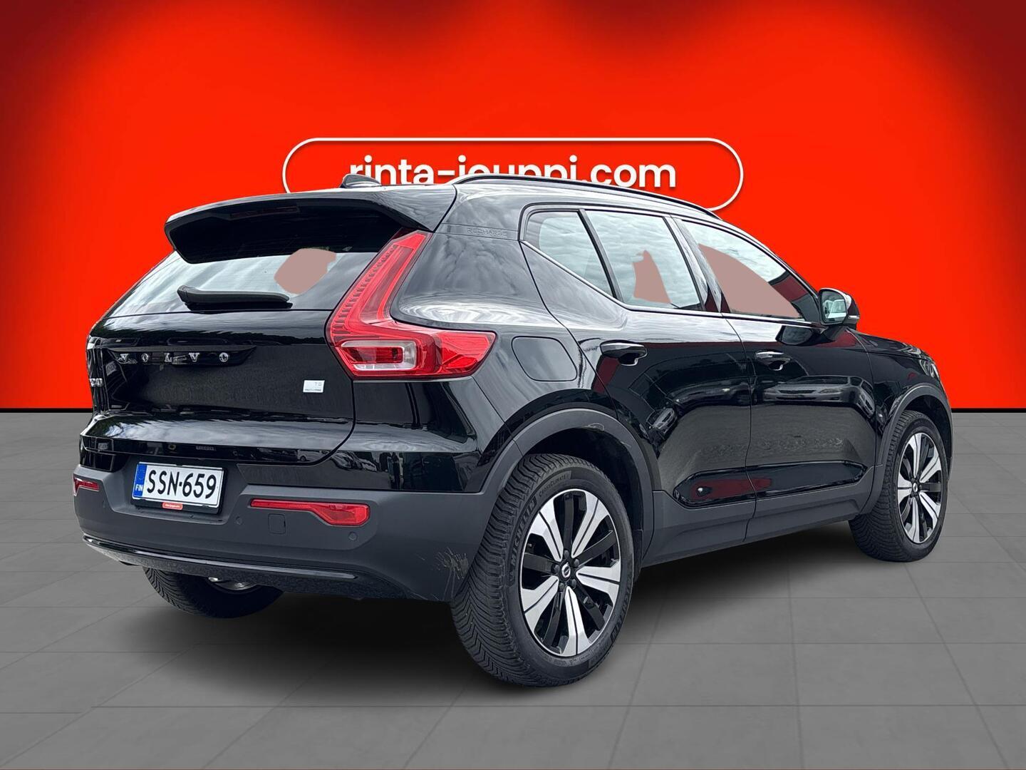 VOLVO XC40 2023