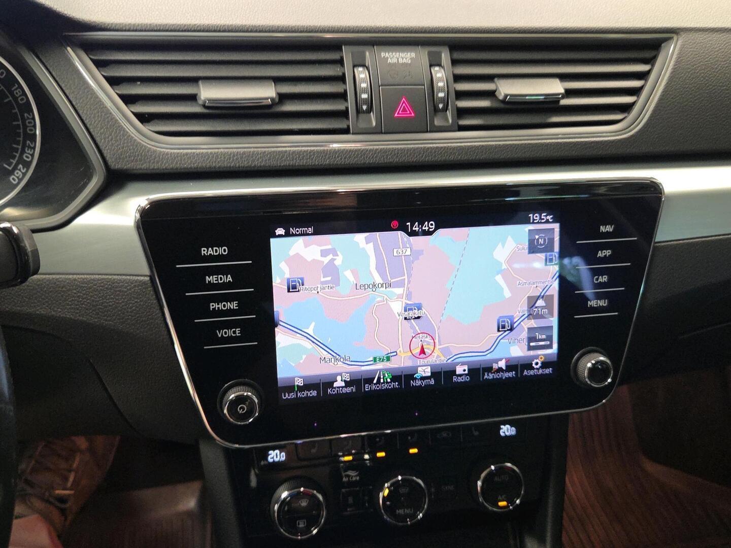 SKODA SUPERB 2019