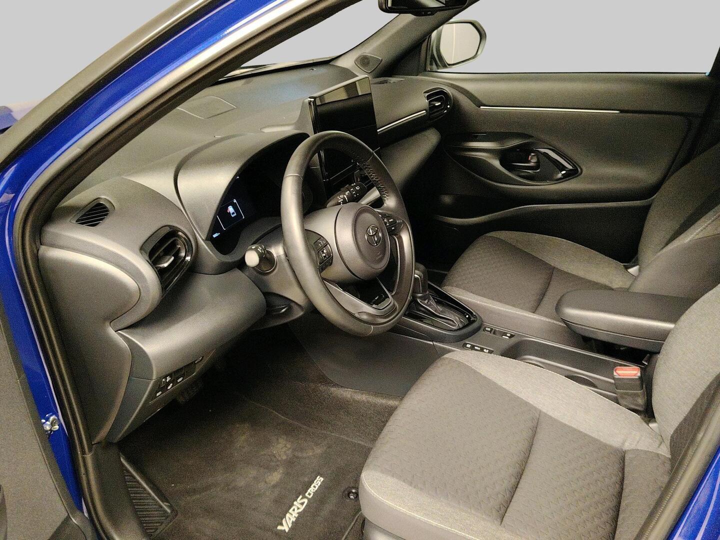 TOYOTA Yaris Cross 2025