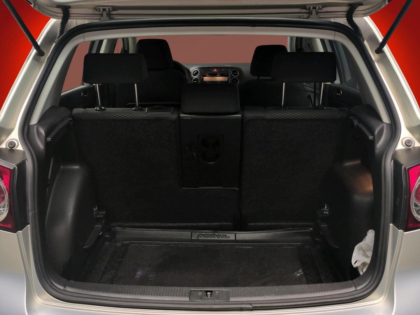 VOLKSWAGEN Golf Plus 2011