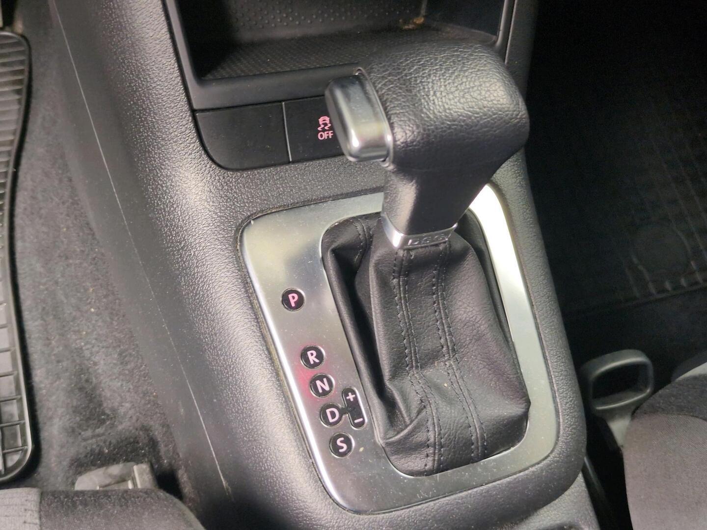 VOLKSWAGEN Golf Plus 2011