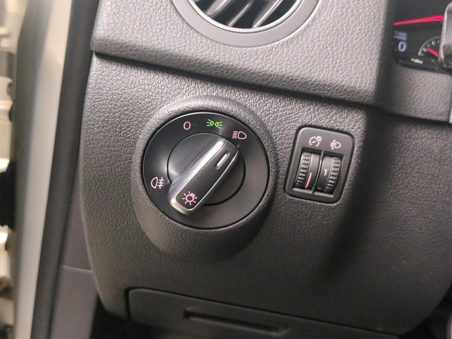 VOLKSWAGEN Golf Plus 2011