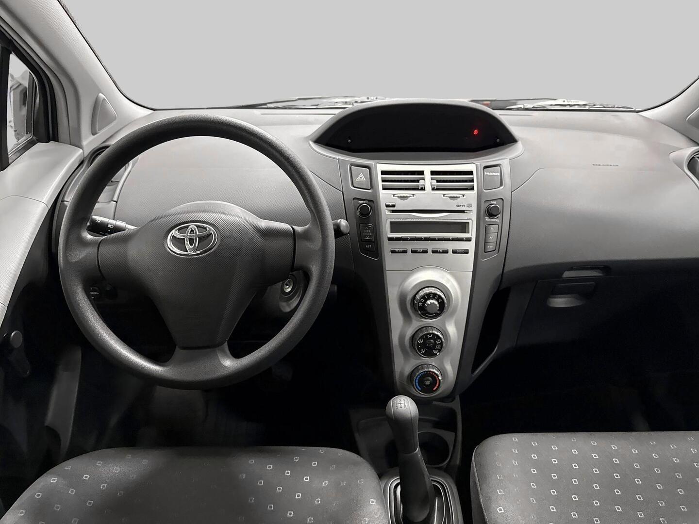 TOYOTA Yaris 2007