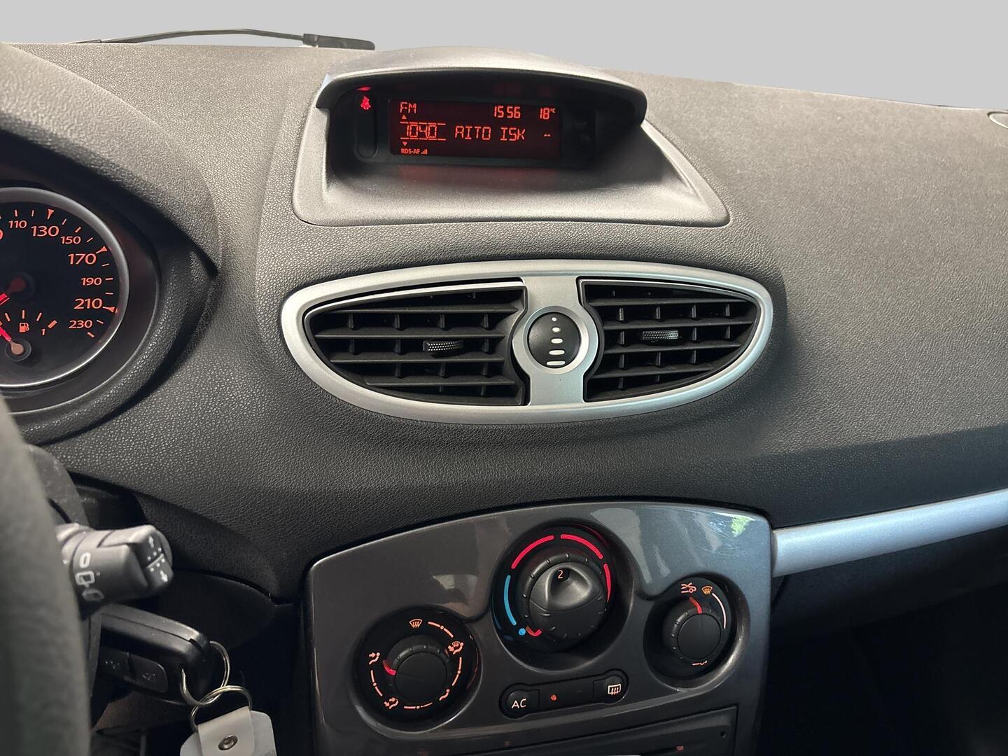 RENAULT Clio 2012