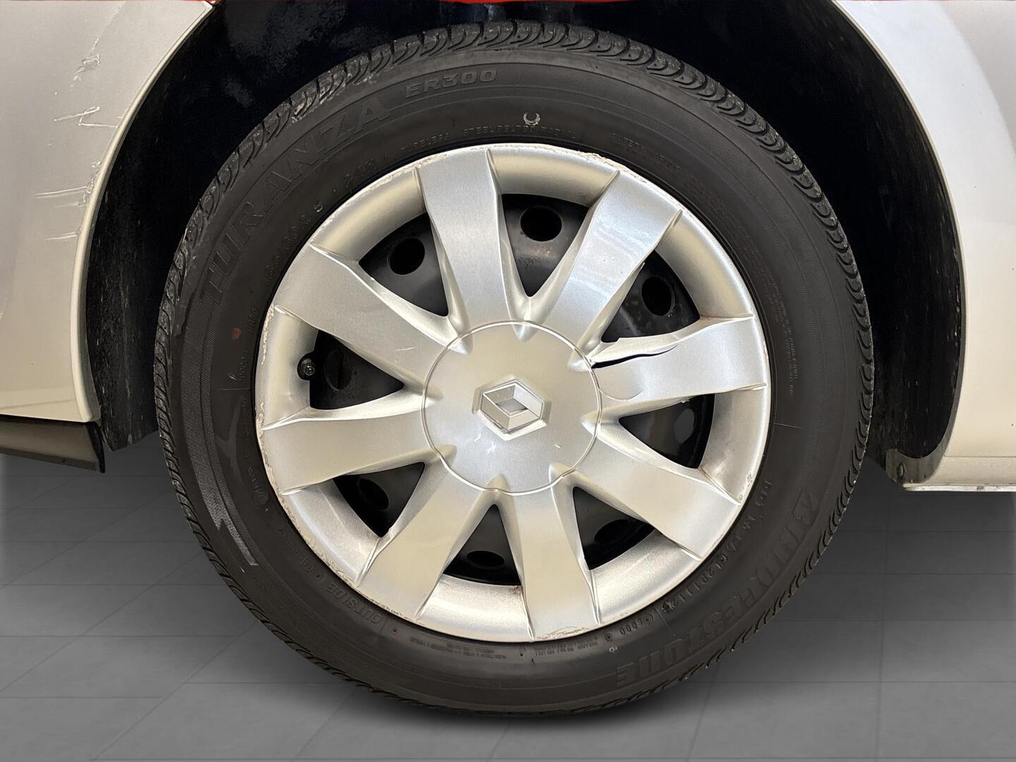 RENAULT Clio 2012