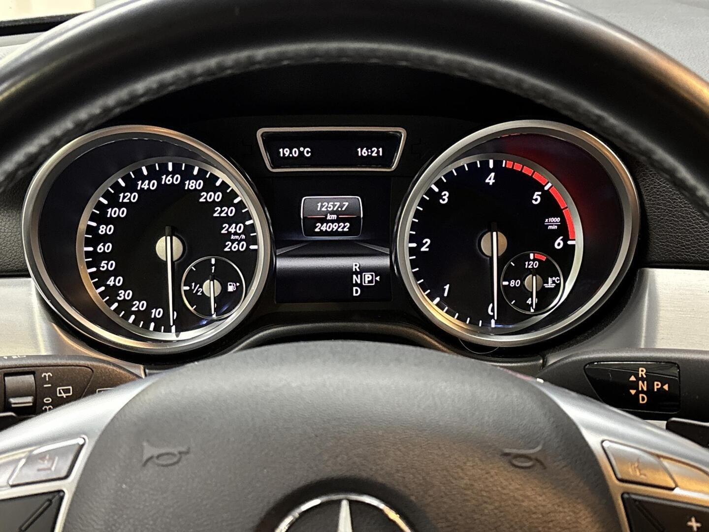 MERCEDES-BENZ ML 2013