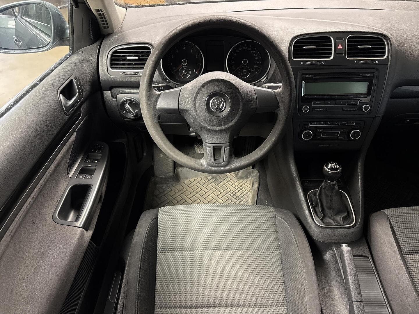 VOLKSWAGEN Golf 2010