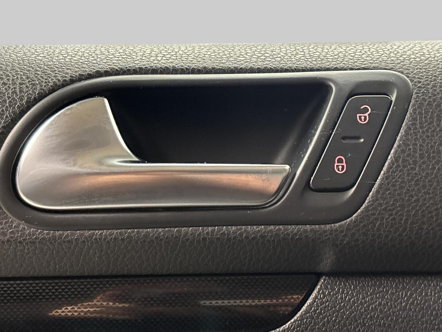 VOLKSWAGEN Golf 2010