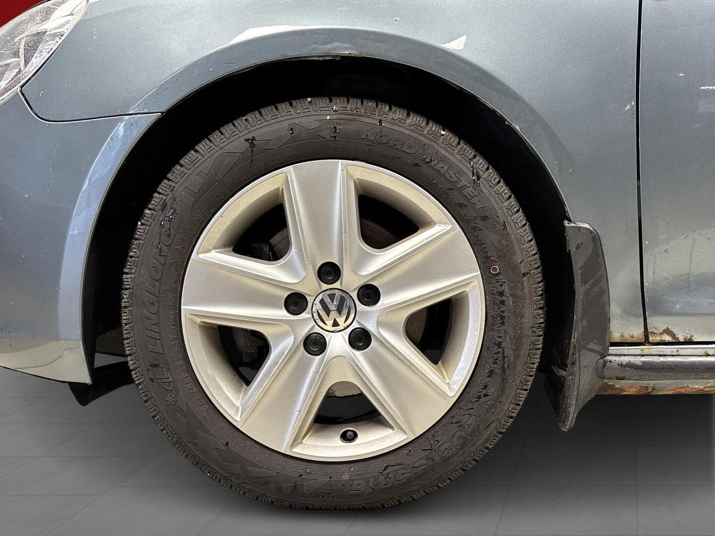 VOLKSWAGEN Golf 2010