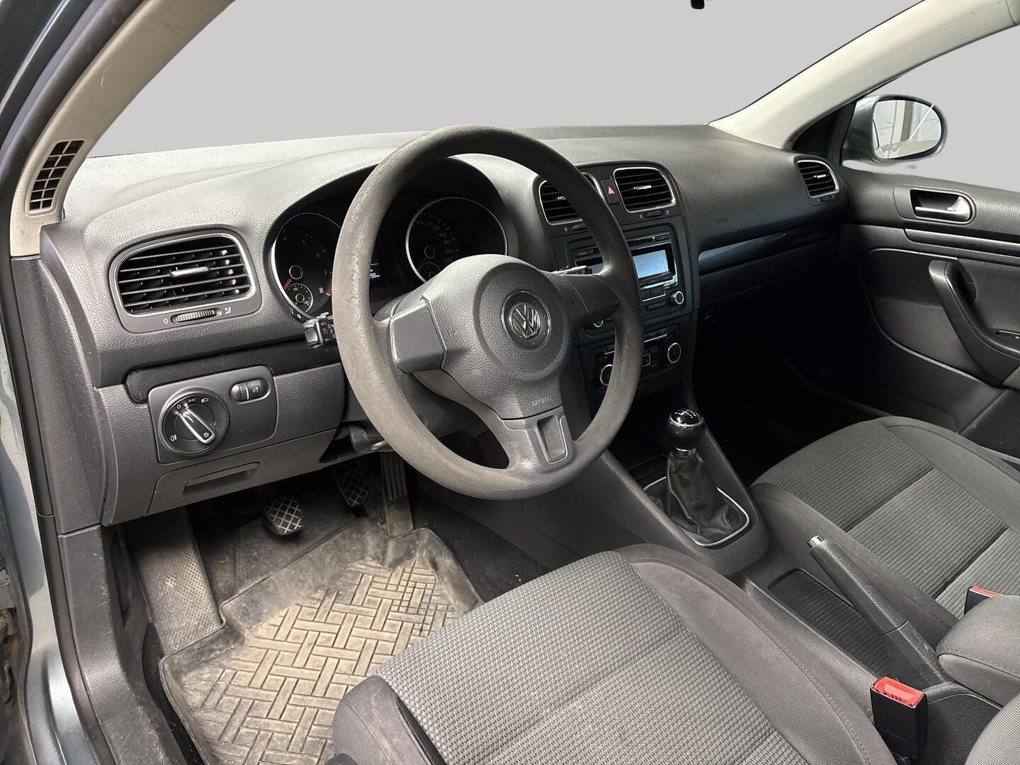 VOLKSWAGEN Golf 2010