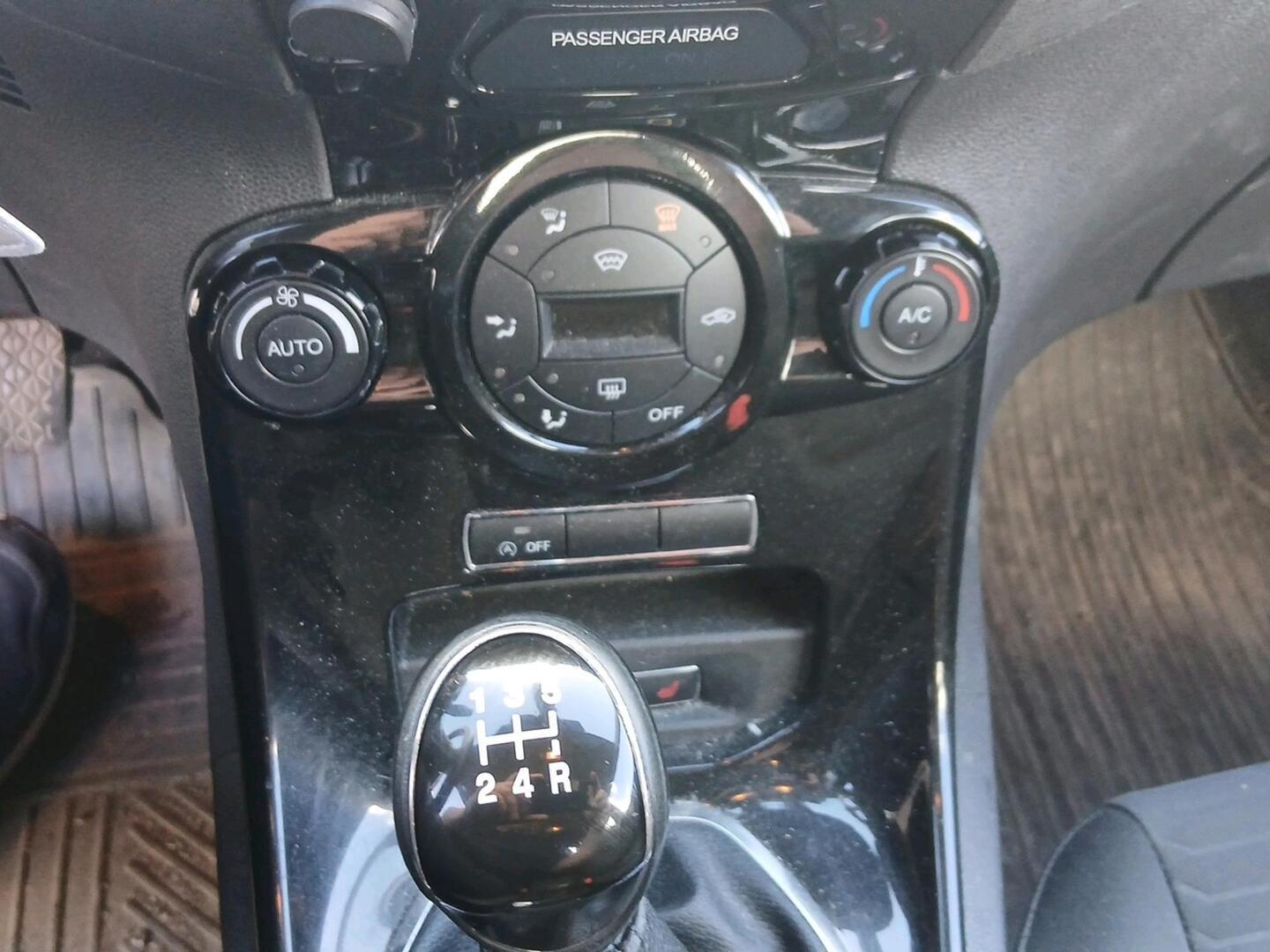 FORD Fiesta 2014