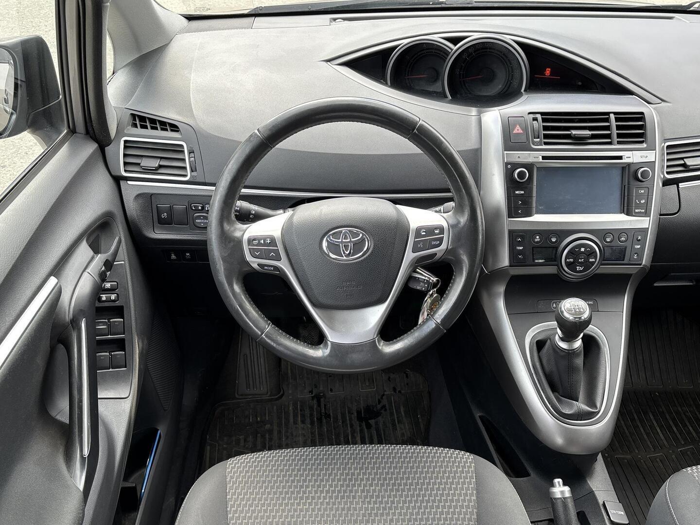 TOYOTA Verso 2014