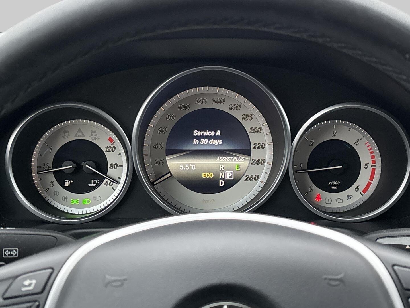 MERCEDES-BENZ E 2015