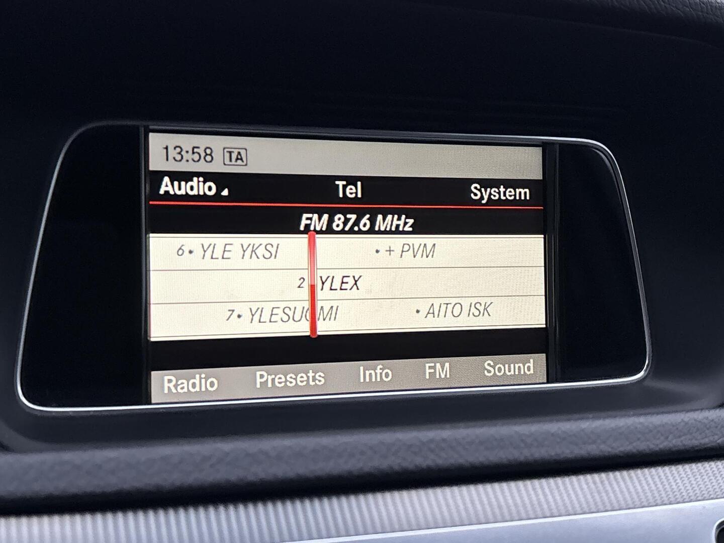 MERCEDES-BENZ E 2015