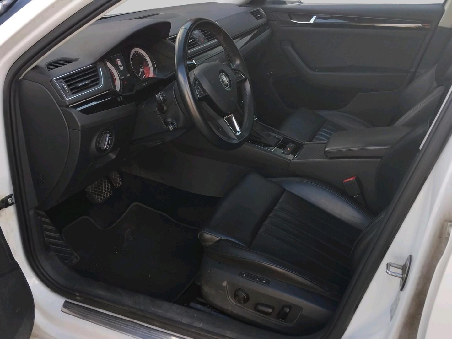 SKODA Superb 2016