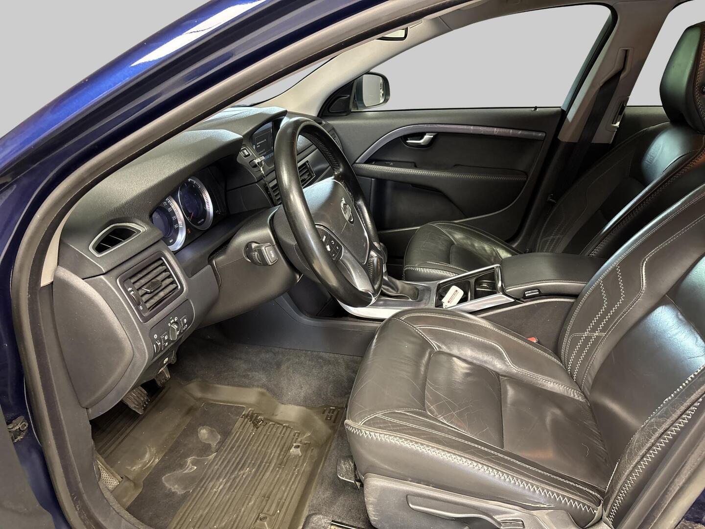 VOLVO V70 2012