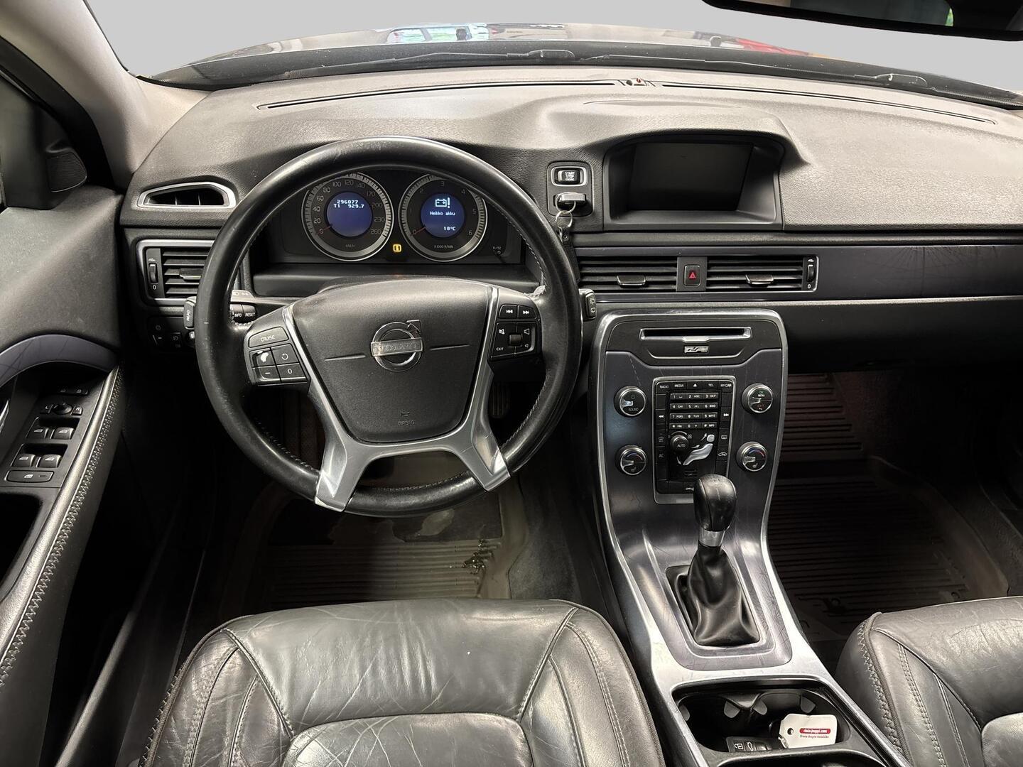 VOLVO V70 2012
