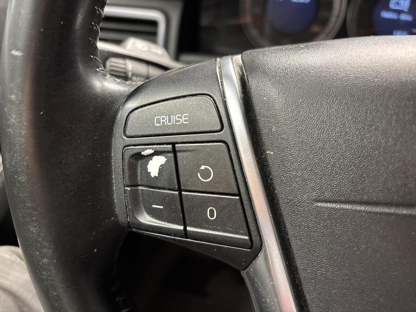 VOLVO V70 2012